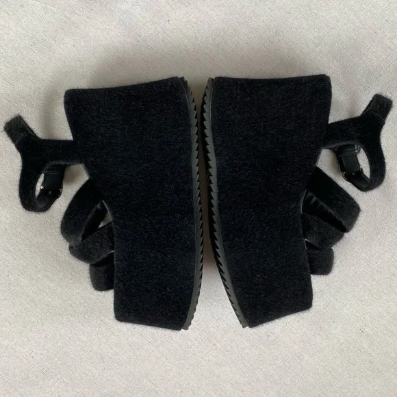 Delia's She Walks On Me Fuzzy Strappy Sandals Platform Shoes - Picture 3 of 7